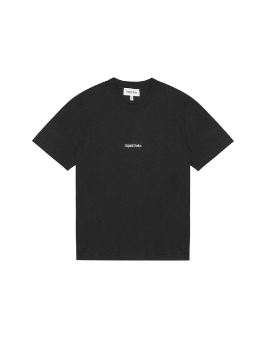 เสื้อยืด True Logo Tee สีดำ ทรงบ็อกซี่ แขนสั้น คอกลม ทำจากผ้าฝ้ายออร์แกนิก 100% เนื้อหนา 210 gsm พร้อมโลโก้ Organic Basics ที่ด้านหน้า – True Logo Tee in Black, boxy crewneck short-sleeve T-shirt made from 100% heavyweight organic cotton with Organic Basics logo – sold by Old Pine Trees
