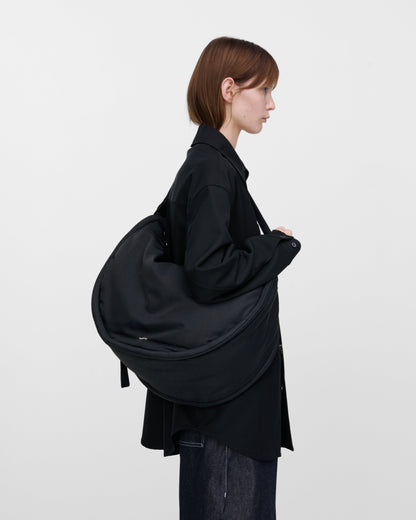 Sandqvist  / Curve Half Moon Bag / Black