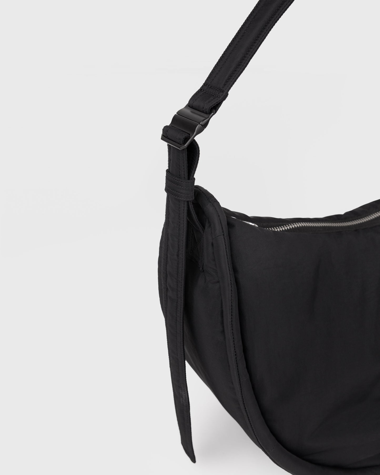 Curve Half Moon Bag Black