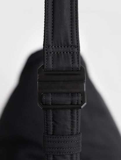 Sandqvist  / Curve Half Moon Bag / Black