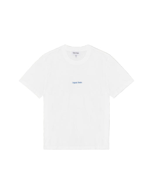 เสื้อยืด True Logo Tee สี White ทรงบ็อกซี่ แขนสั้น คอกลม ทำจากผ้าฝ้ายออร์แกนิก 100% เนื้อหนา 210 gsm พร้อมโลโก้ Organic Basics ที่ด้านหน้า – True Logo Tee in White, boxy crewneck short-sleeve T-shirt made from 100% heavyweight organic cotton with Organic Basics logo – sold by Old Pine Trees